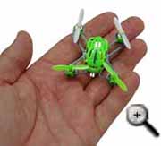 Mini Quadcopter GH-4.Micro zum Vergleich auf der Hand