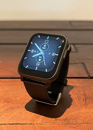 Abbildung zeigt die Fitness-SmartWatch PW-510.app